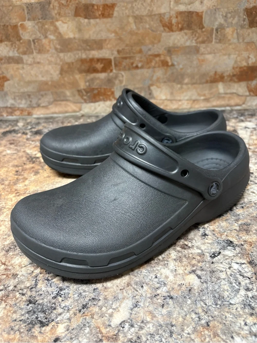 CROCS ICONIC COMFORT BLACK CLOGS Men’s Size 8 Women’s Size 10